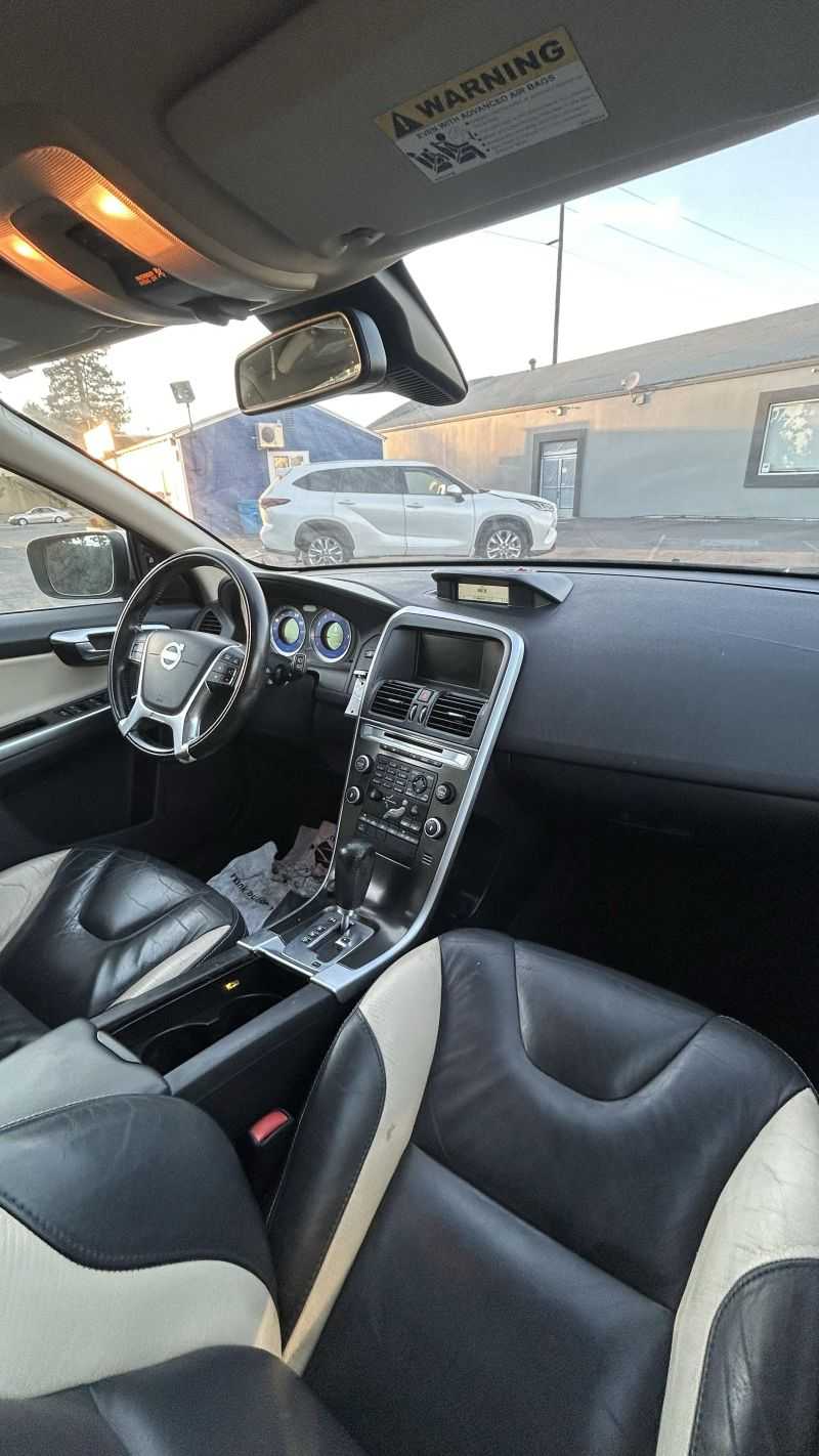 Volvo XC60 Image 12