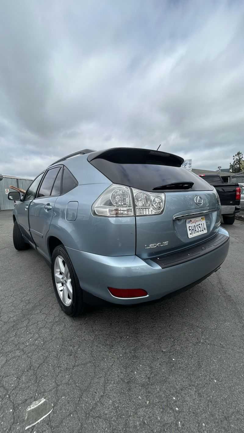 Lexus RX Image 19