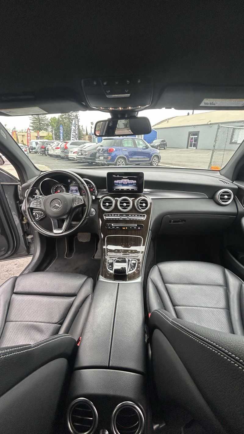 Mercedes-Benz GLC Image 9