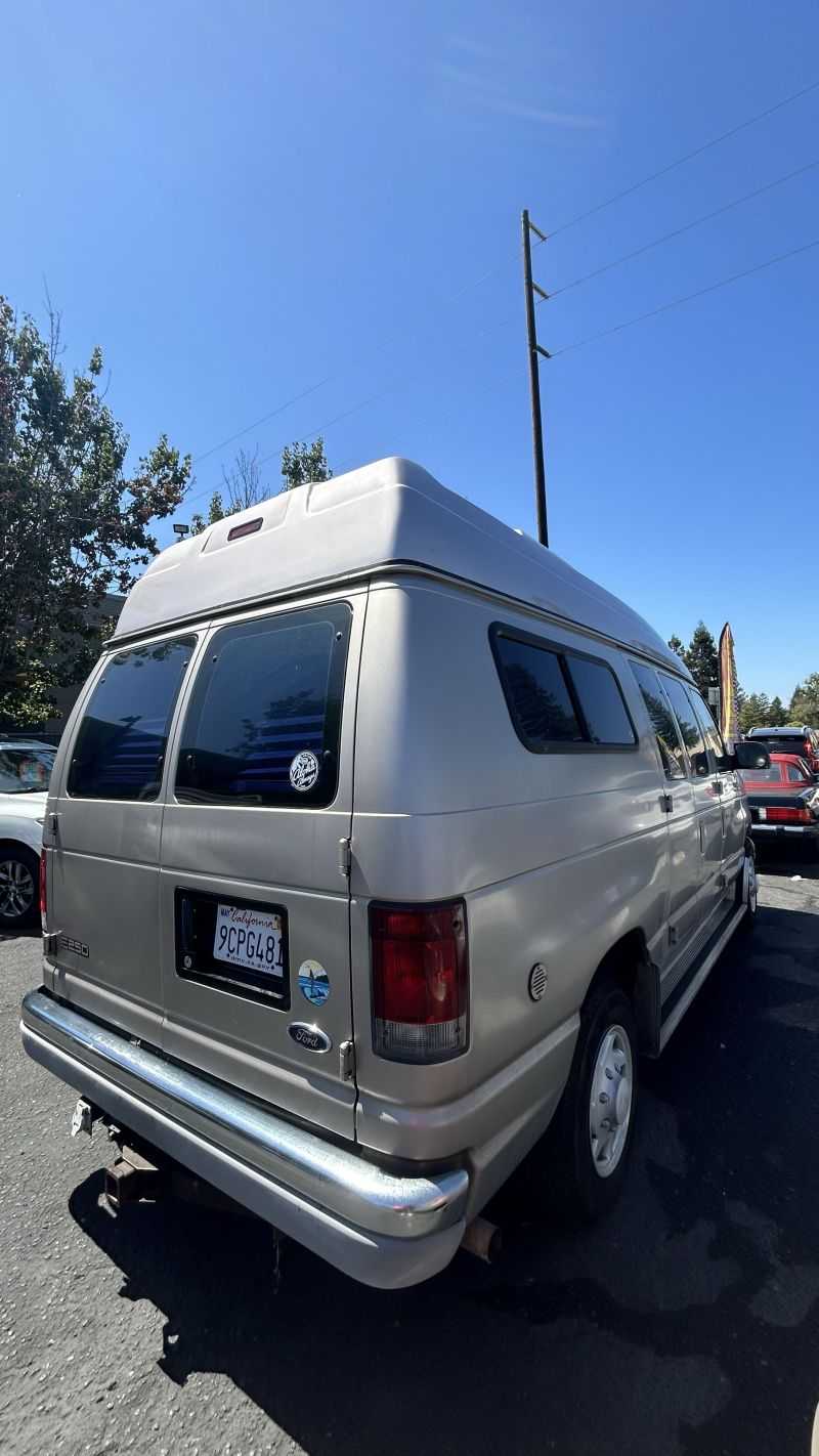 Ford Econoline E250 Cargo Image 13