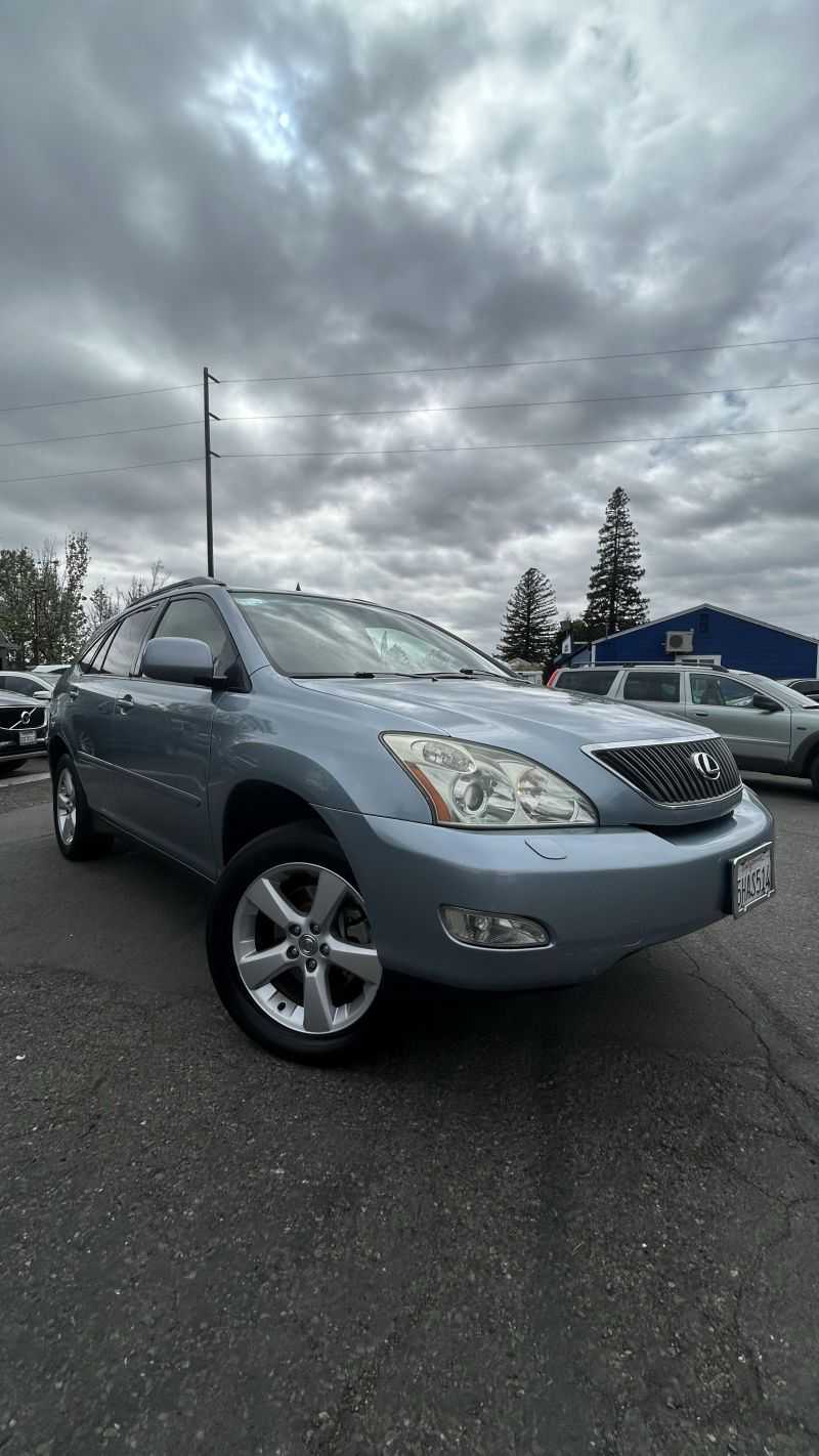 Lexus RX Image 3