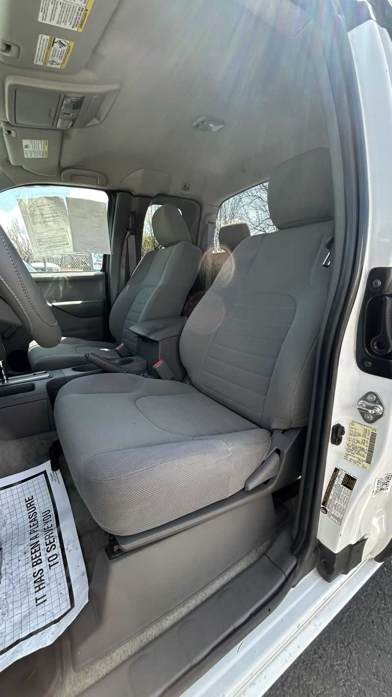 Nissan Frontier Image 11