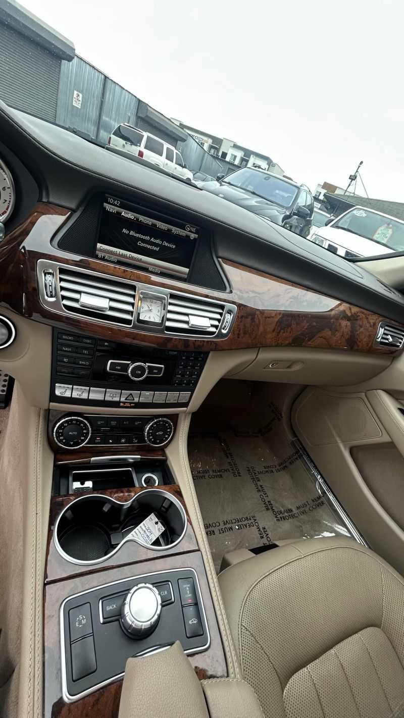 Mercedes-Benz CLS Image 9