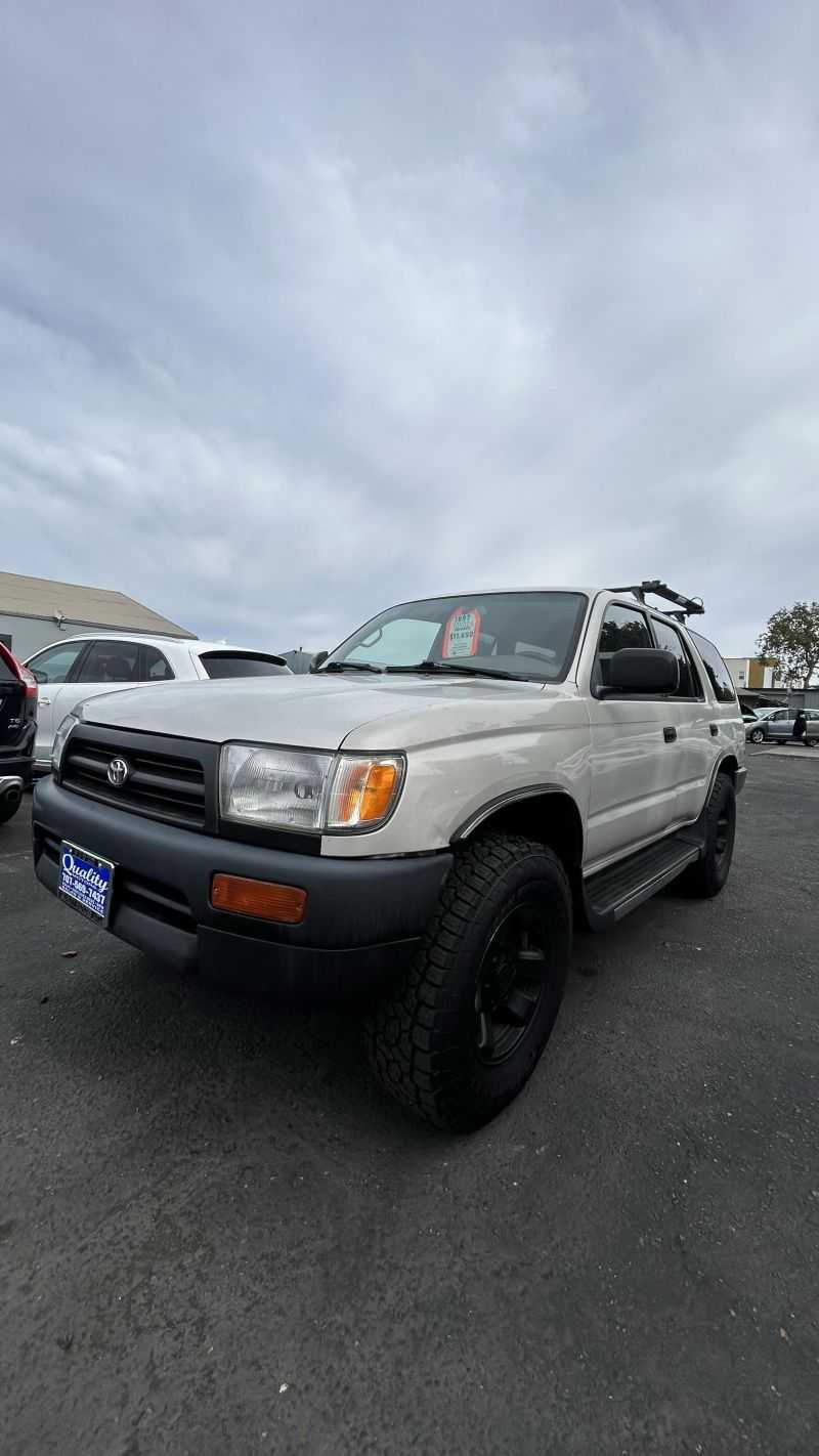 Toyota 4Runner Image 1