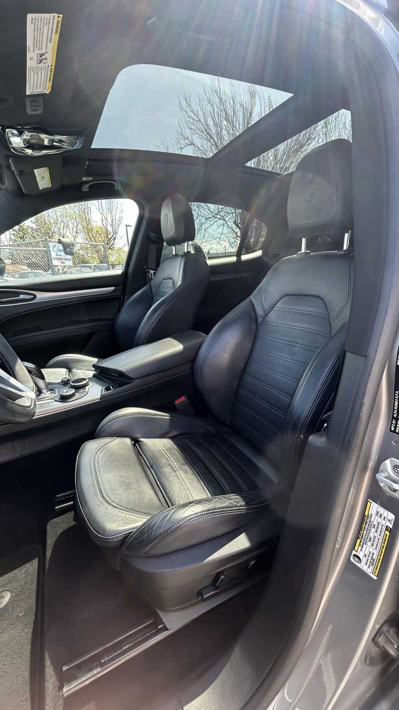 Alfa Romeo Stelvio Image 11