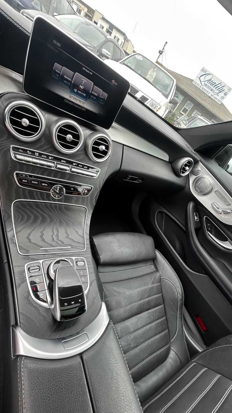 Mercedes-Benz Mercedes-AMG C-Class Image 8