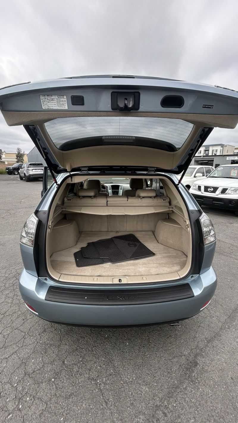 Lexus RX Image 18