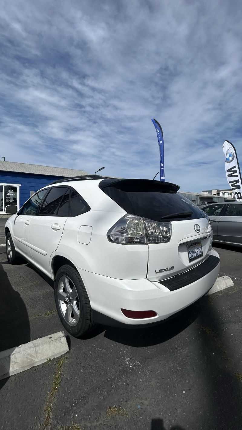Lexus RX Image 19
