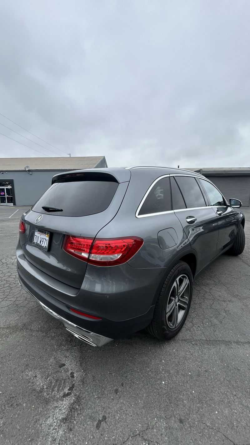 Mercedes-Benz GLC Image 18