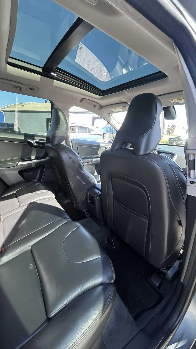 Volvo XC60 Image 12