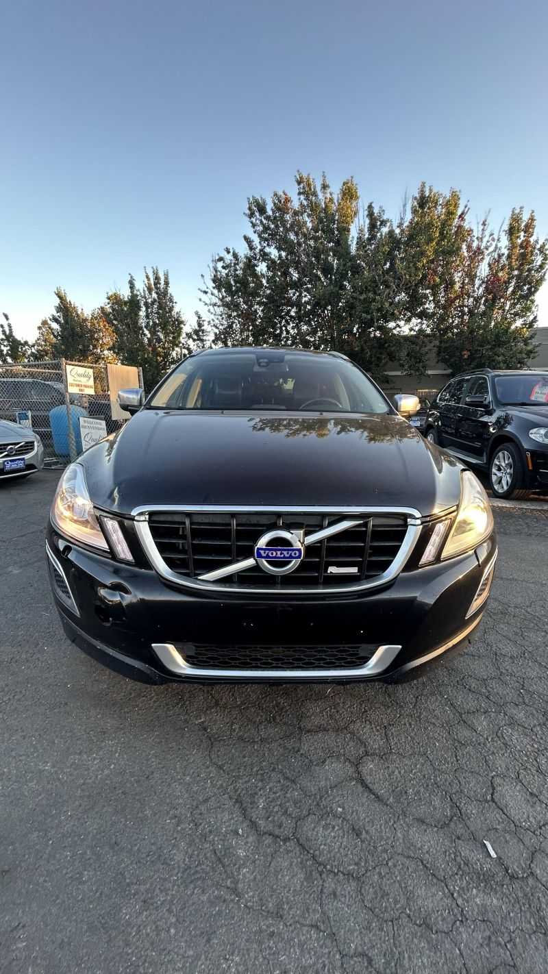 Volvo XC60 Image 2