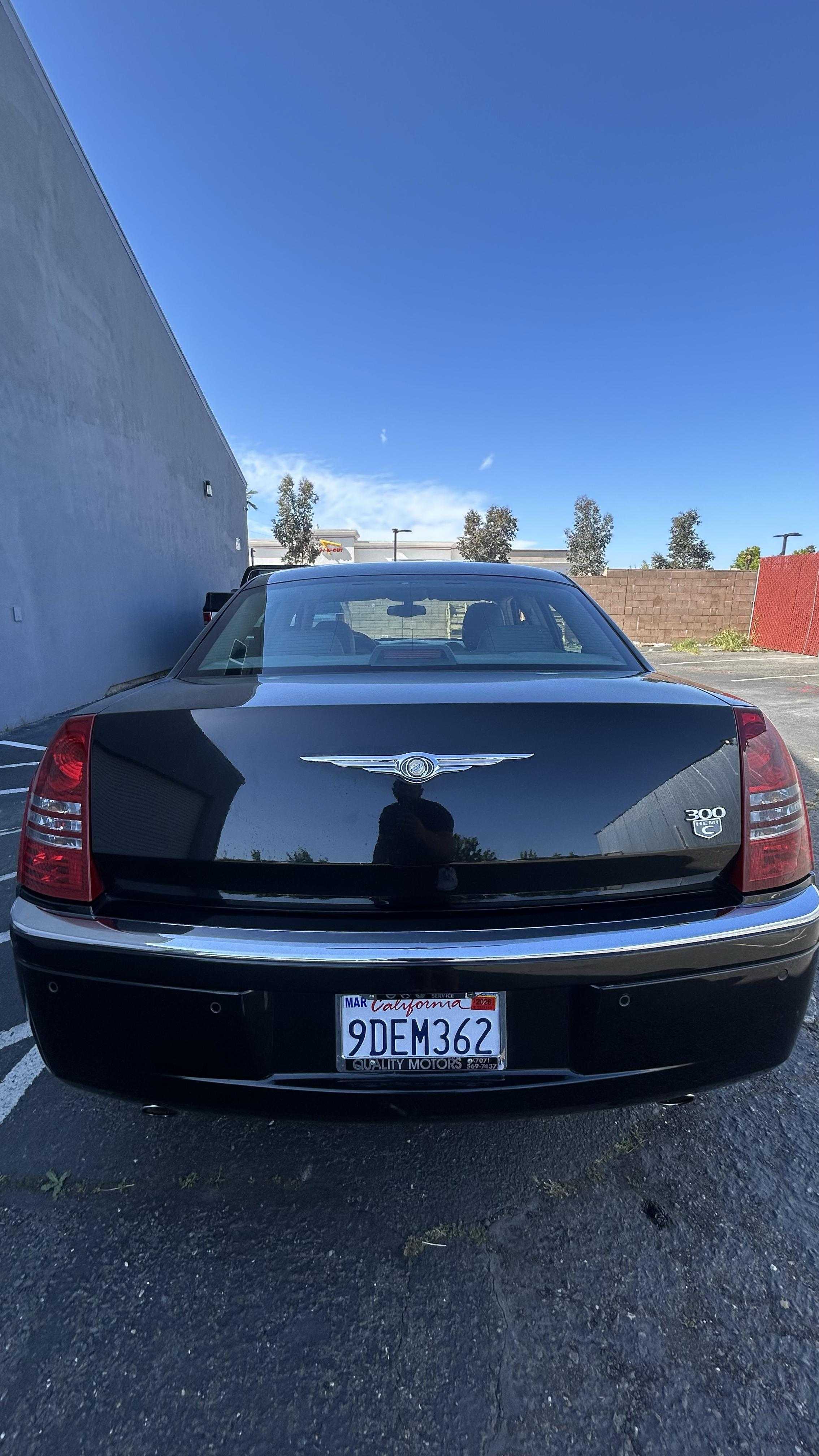 Chrysler 300 Image 15