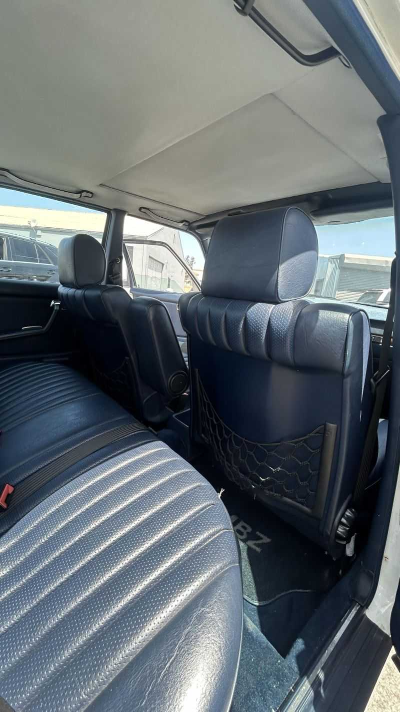 Mercedes-Benz 300-Class Image 13