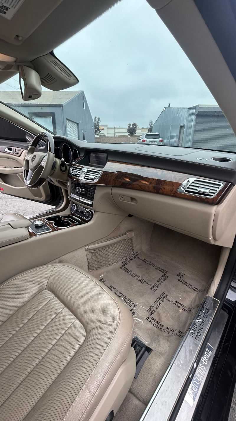 Mercedes-Benz CLS Image 17
