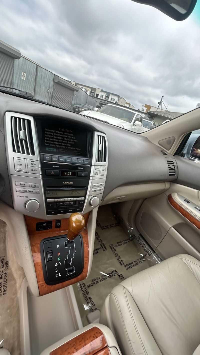 Lexus RX Image 8