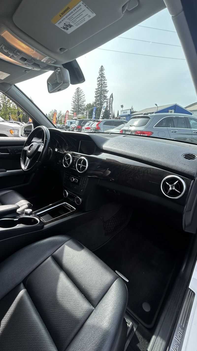 Mercedes-Benz GLK-Class Image 11