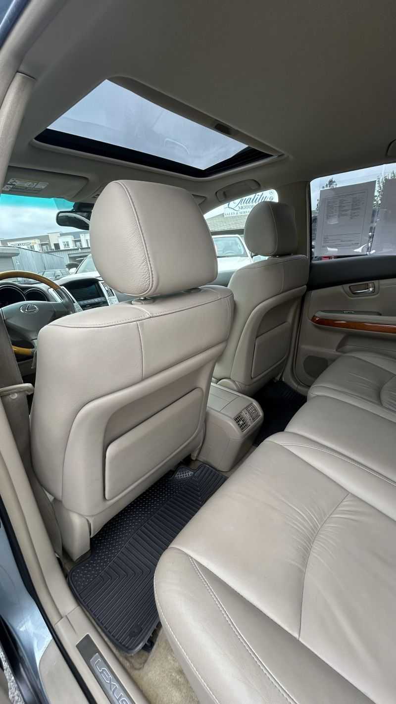 Lexus RX Image 12
