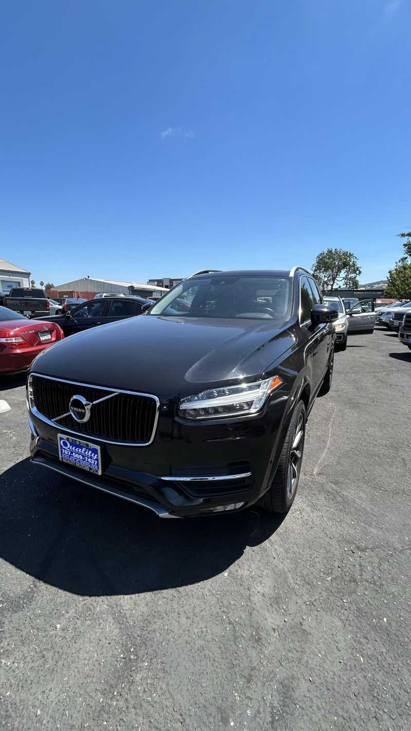 VOLVO XC90 Image 1