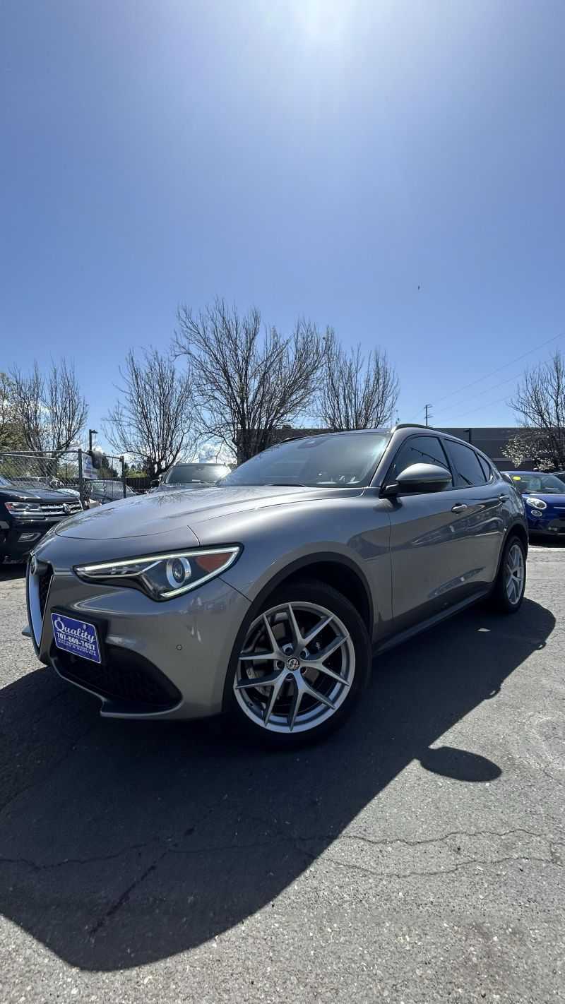 Alfa Romeo Stelvio Image 1