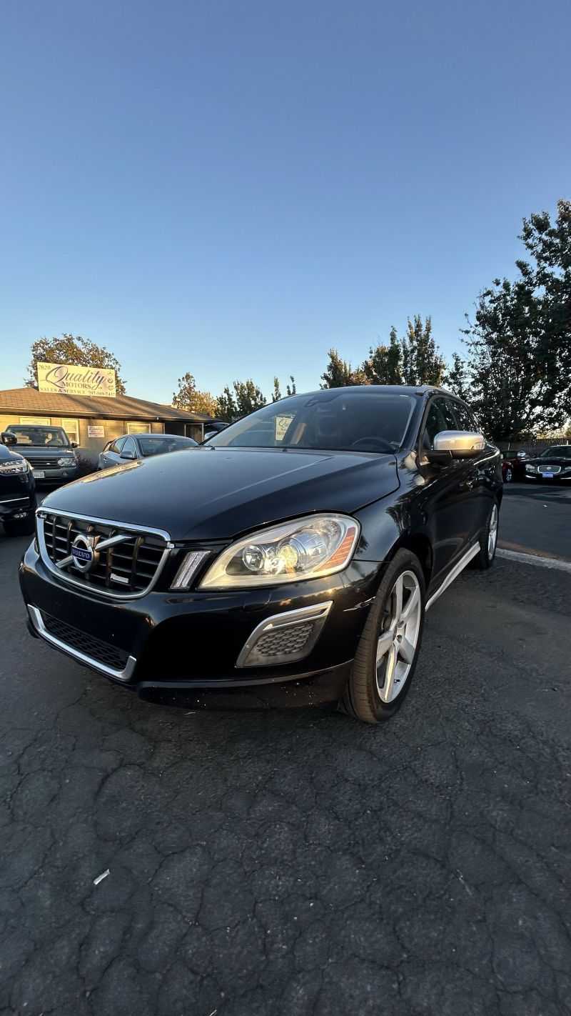 Volvo XC60 Image 1