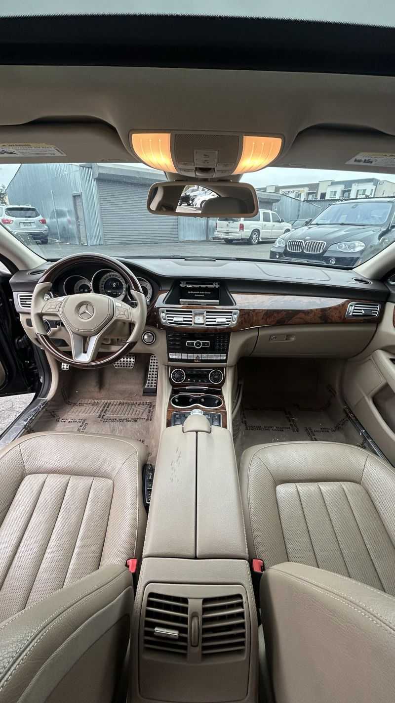 Mercedes-Benz CLS Image 16