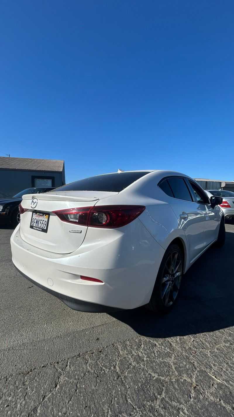 Mazda Mazda3 Image 16