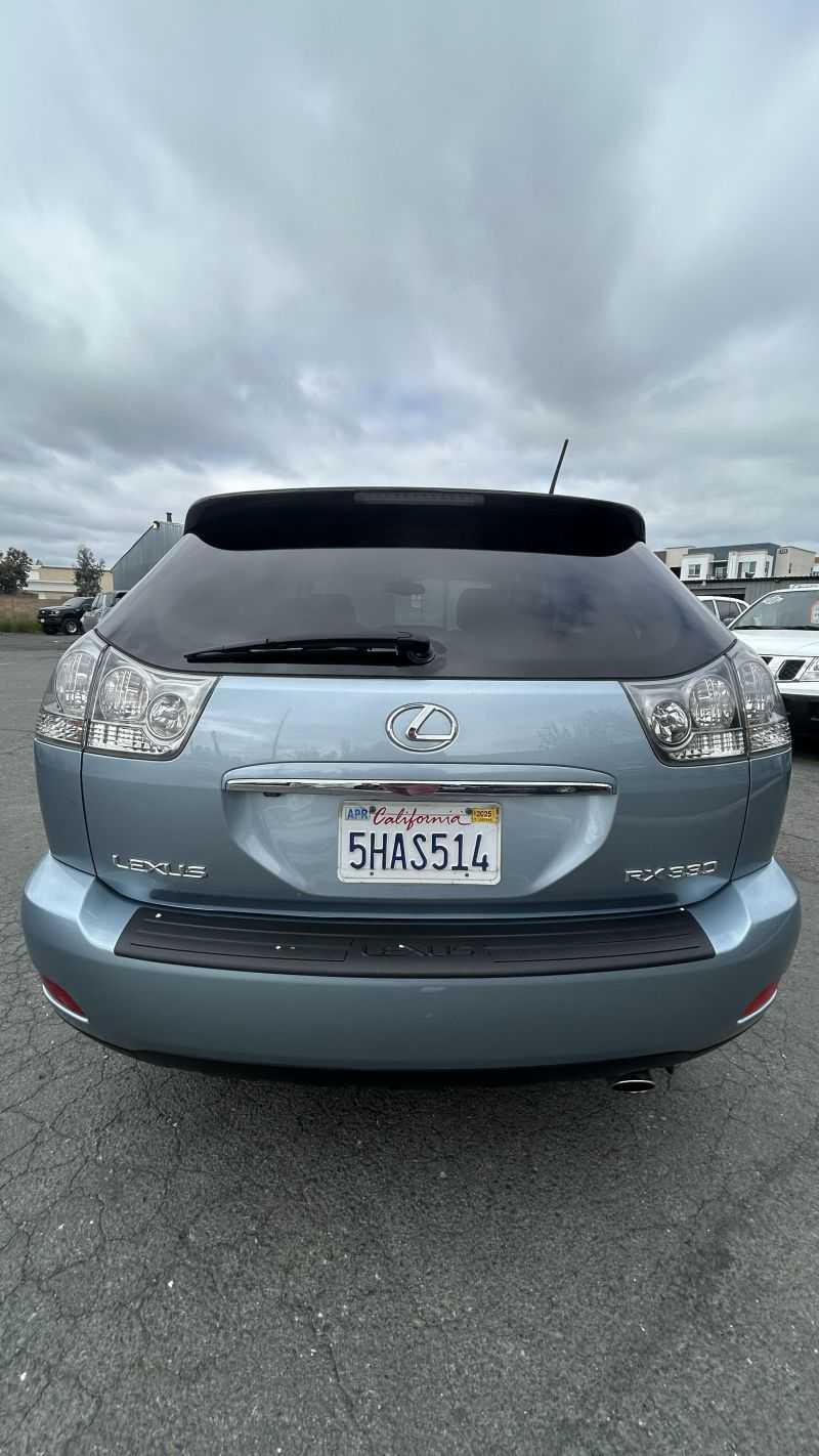 Lexus RX Image 20