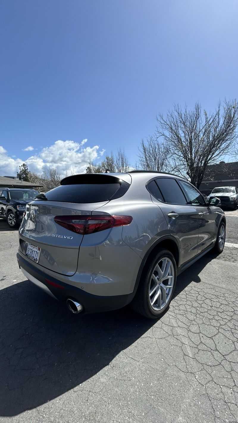 Alfa Romeo Stelvio Image 20