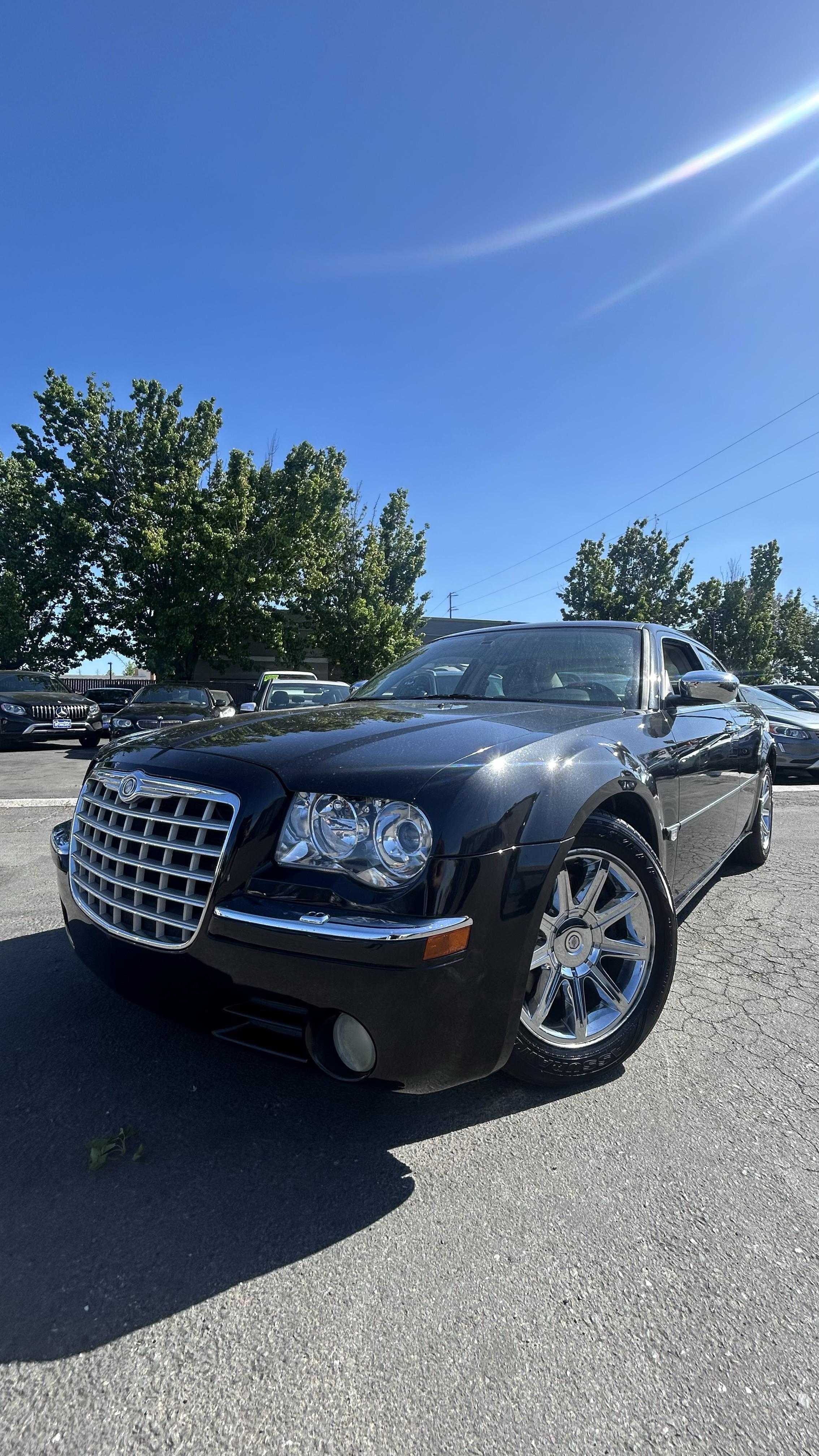Chrysler 300 Image 1