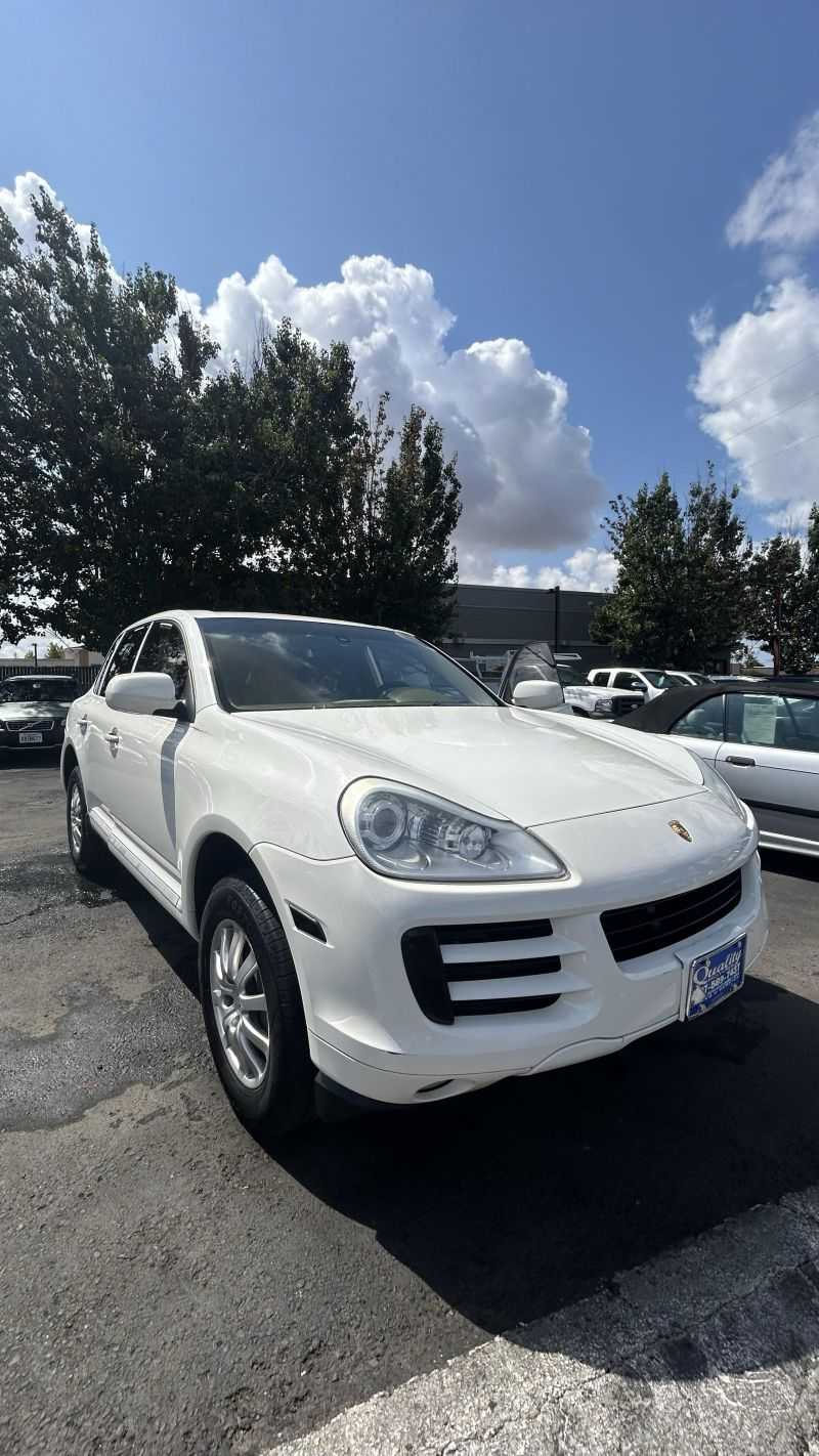 Porsche Cayenne Image 3