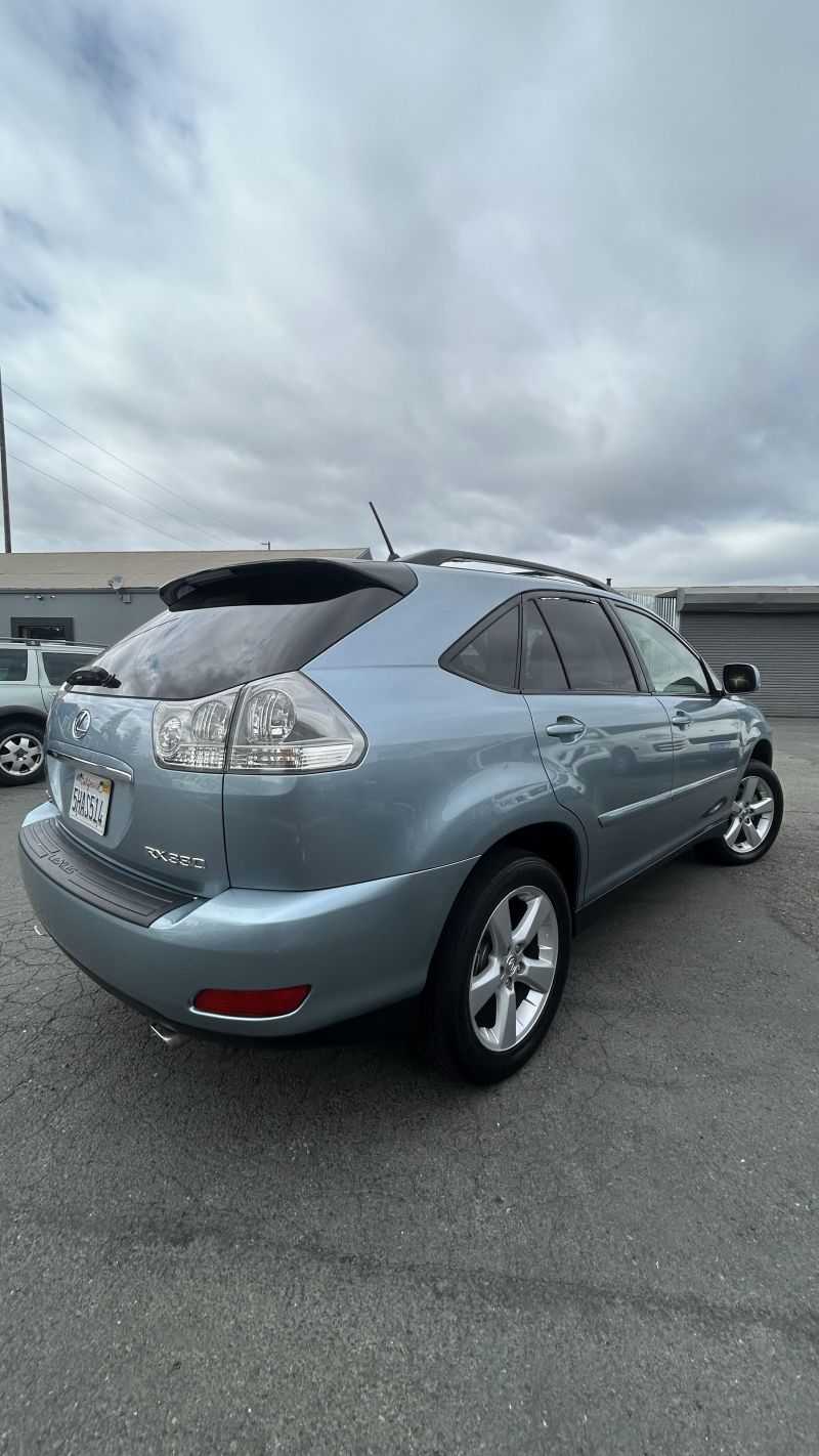 Lexus RX Image 21