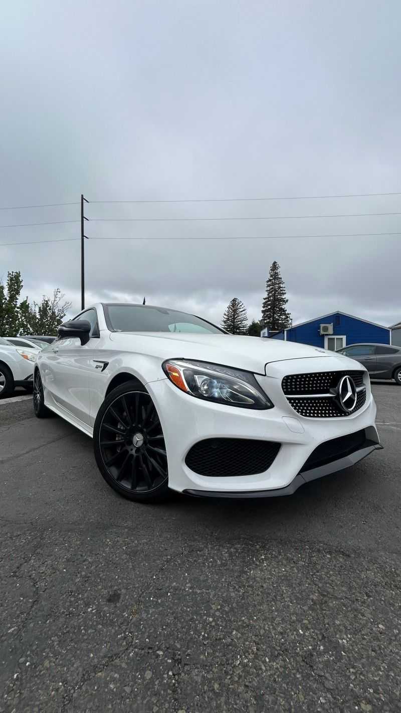 Mercedes-Benz Mercedes-AMG C-Class Image 3