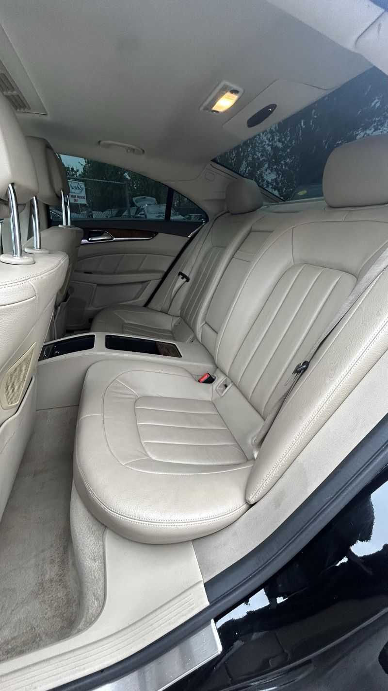 Mercedes-Benz CLS Image 12