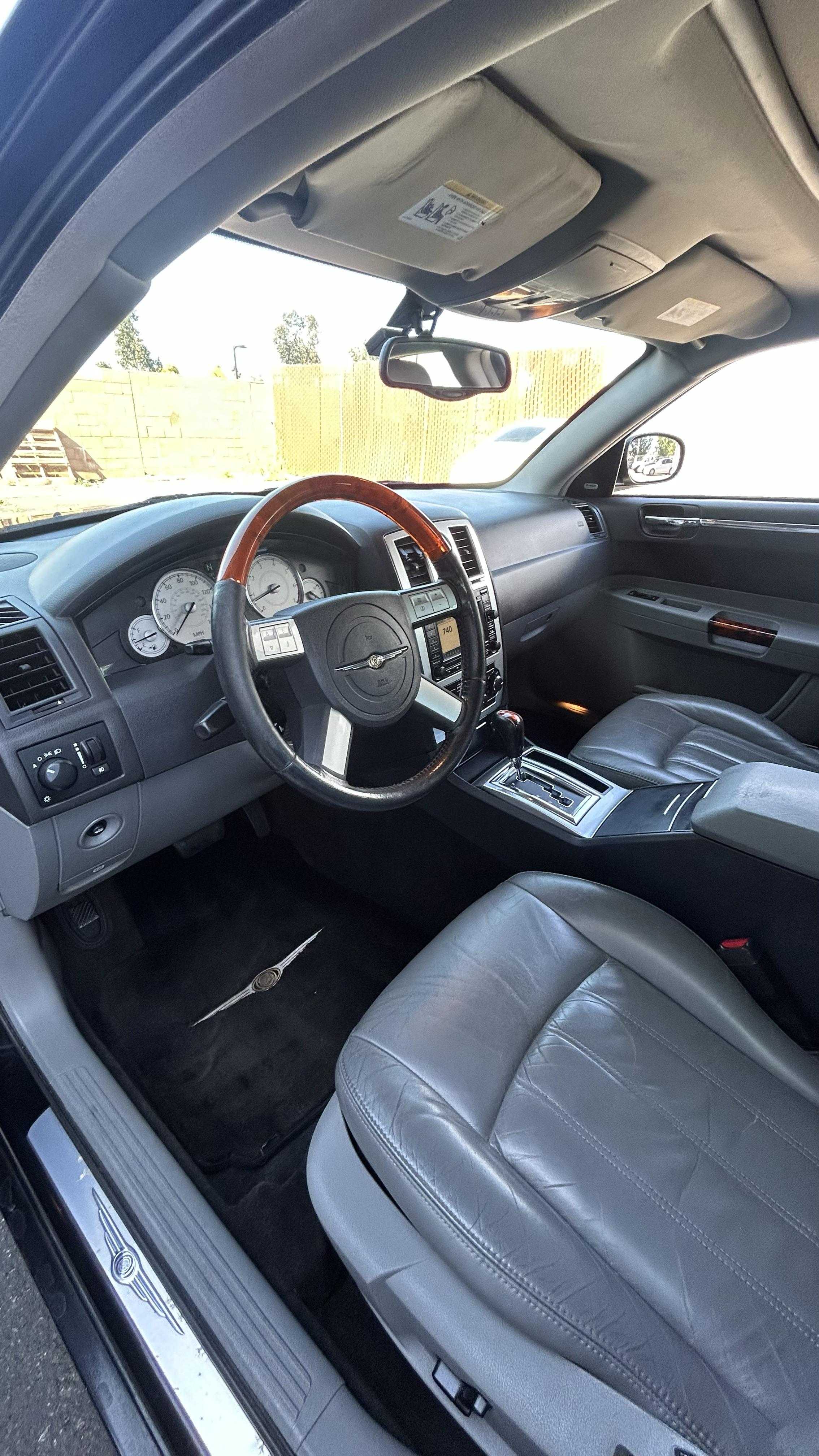 Chrysler 300 Image 5