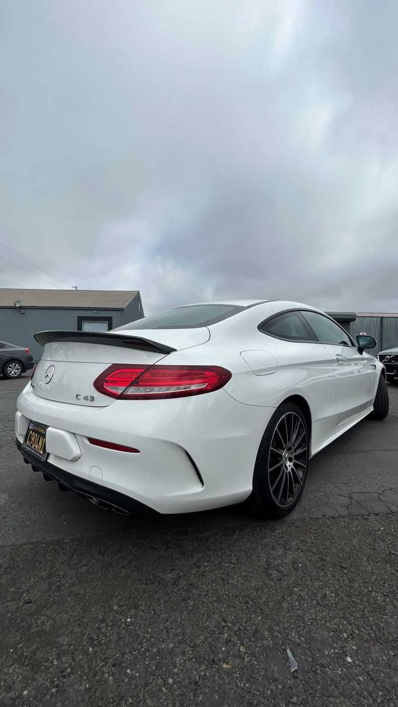 Mercedes-Benz Mercedes-AMG C-Class Image 14