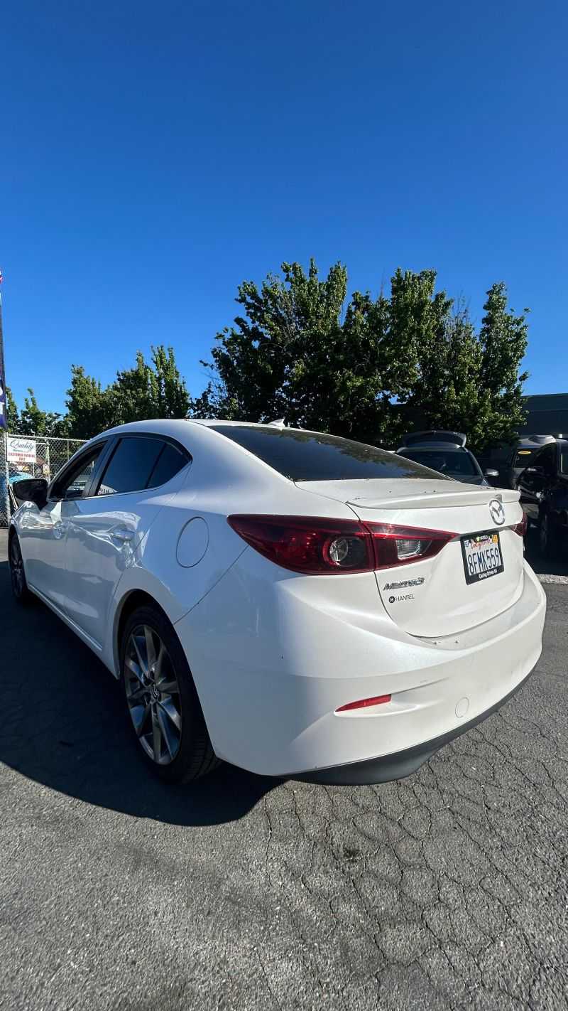 Mazda Mazda3 Image 18