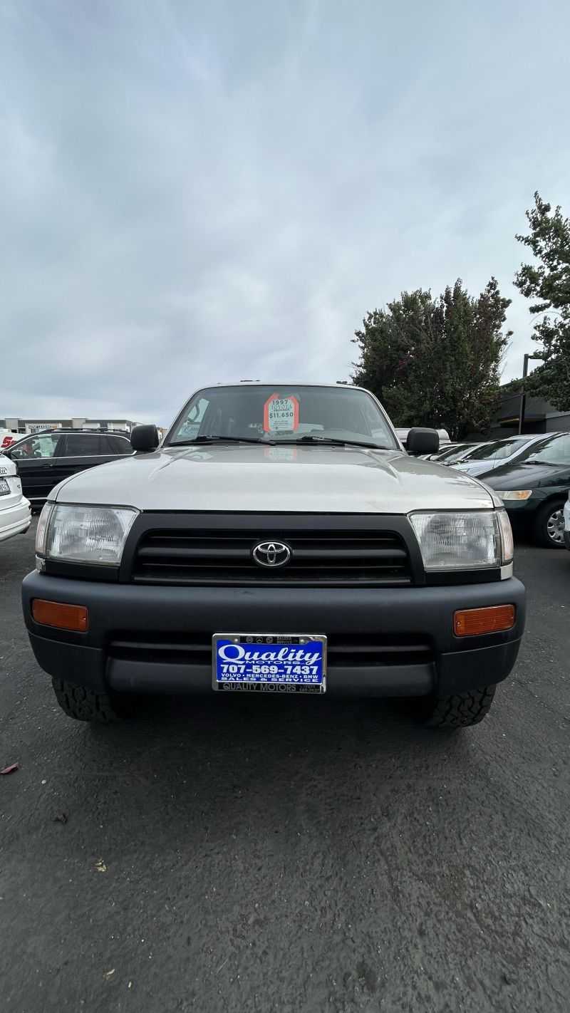 Toyota 4Runner Image 3