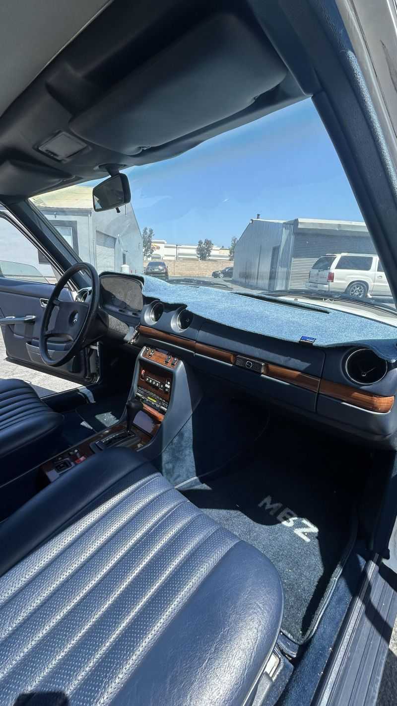 Mercedes-Benz 300-Class Image 11