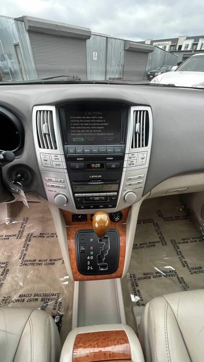 Lexus RX Image 7
