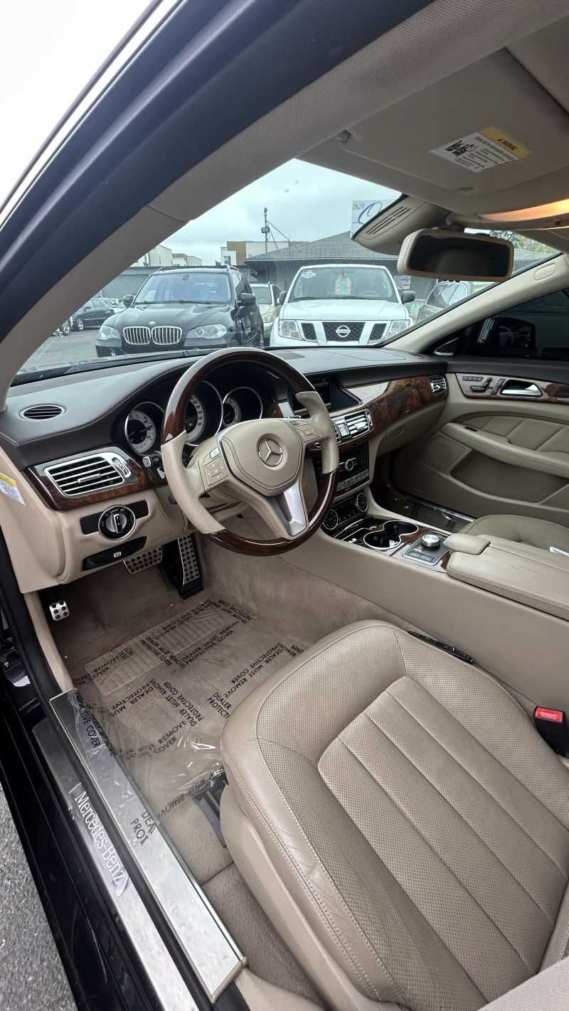 Mercedes-Benz CLS Image 10